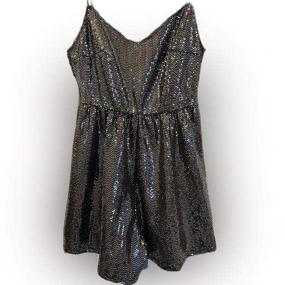 Divided sparkling romper M - Picture 2 of 9